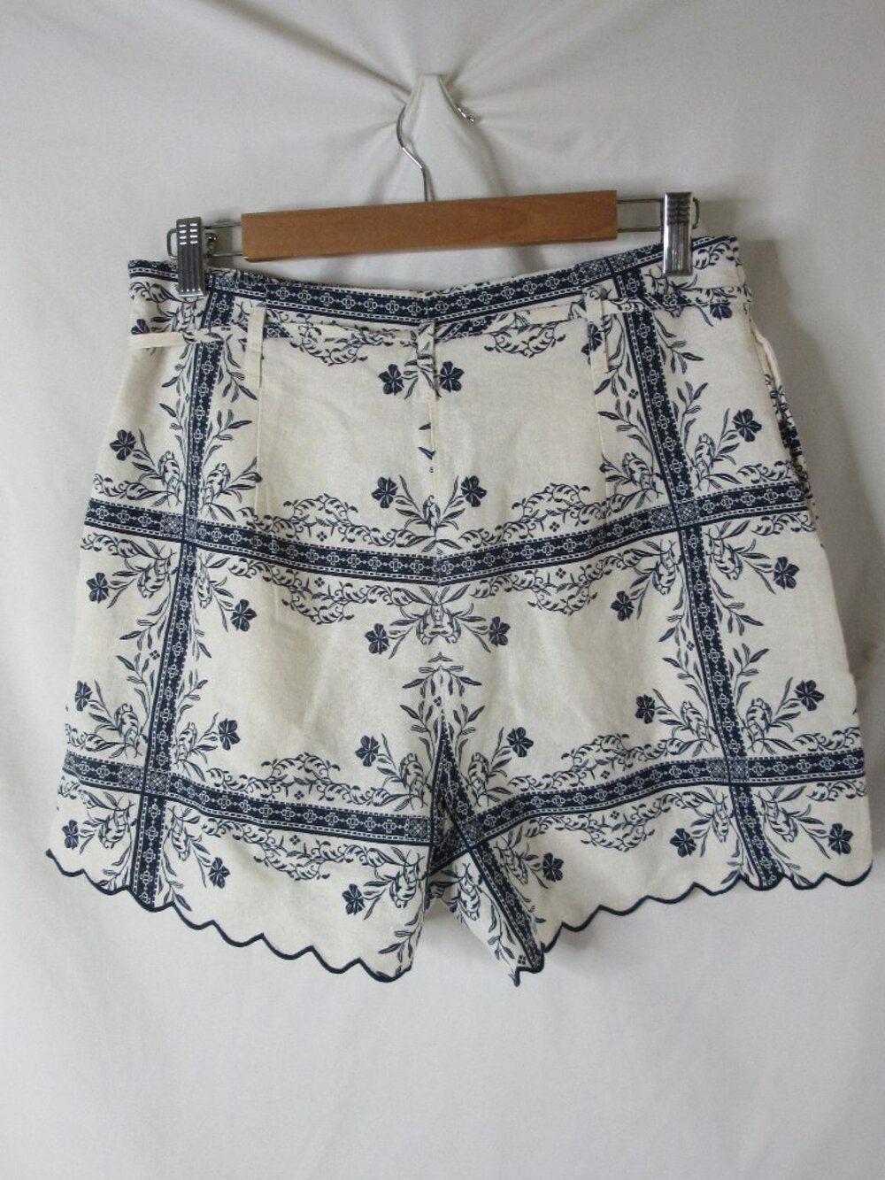 A New Day Linen Shorts Navy Blue Cream Floral Scallop Trim Size 6 NWT - Picture 7 of 12